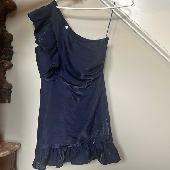 TCEC Dresses & Skirts - Navy dress with a pretty sheen
